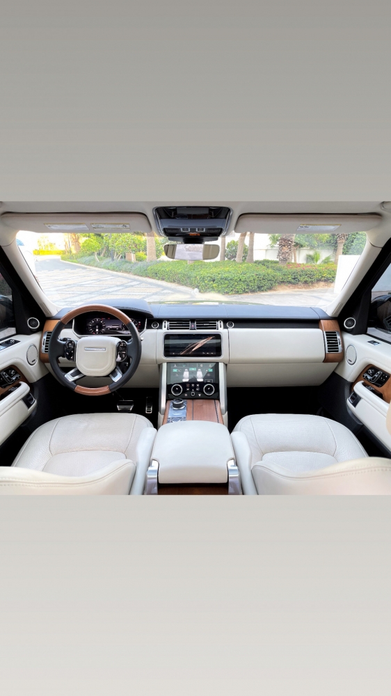 Dunkelgrau Landrover Range Rover Vogue Autobiographie V8 2021