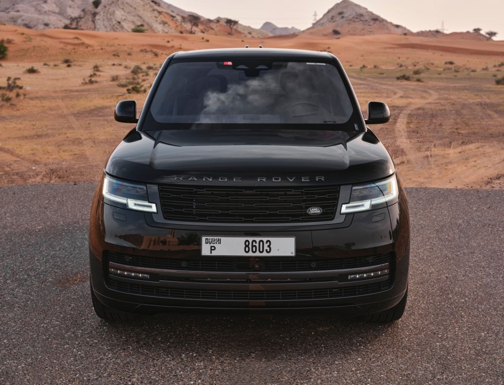 Black Land Rover Range Rover Vogue HSE V6 2023