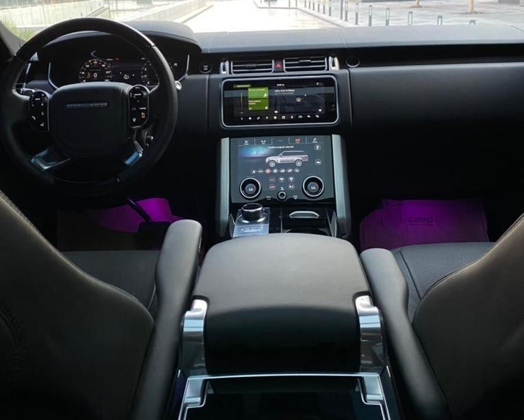 Черный Land Rover Range Rover Vogue HSE V8 2020 год