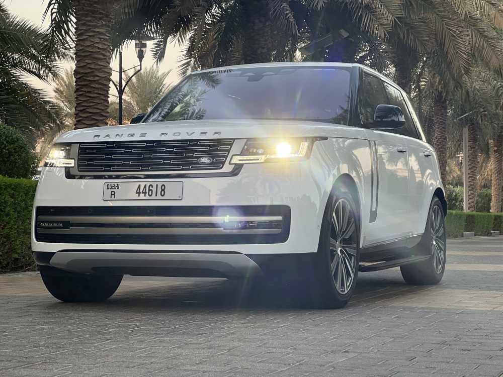 Белый Land Rover Range Rover Vogue HSE V8 2023 год