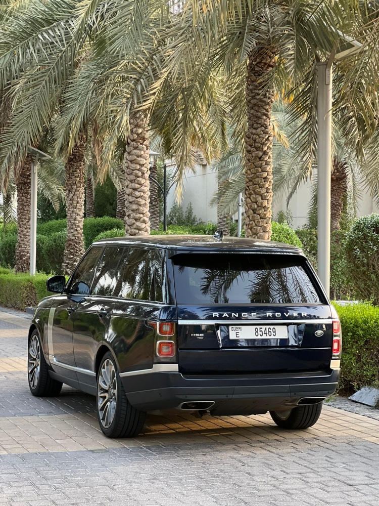 Schwarz Landrover Range Rover-Vogue 2021