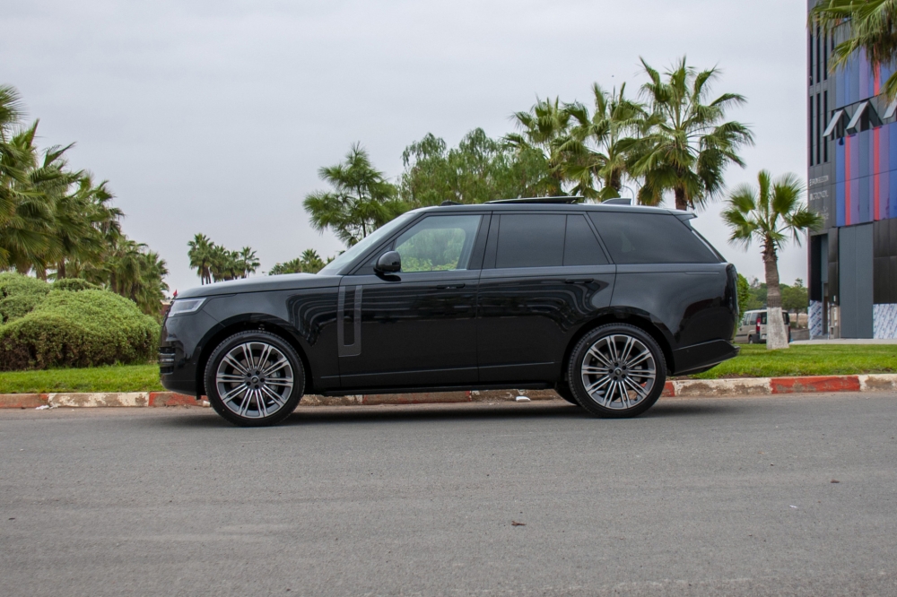 zwart Landrover Range Rover Vogue 2024