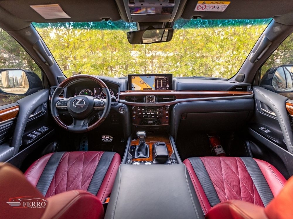 wit Lexus LX570 2019