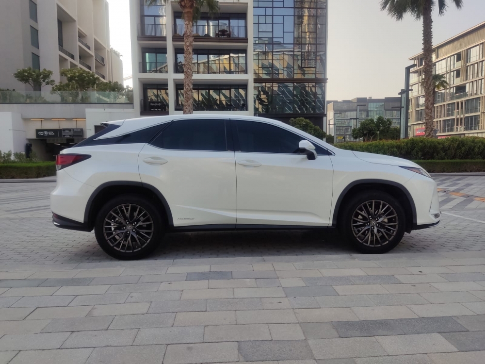 Beyaz Lexus RX Serisi 2021