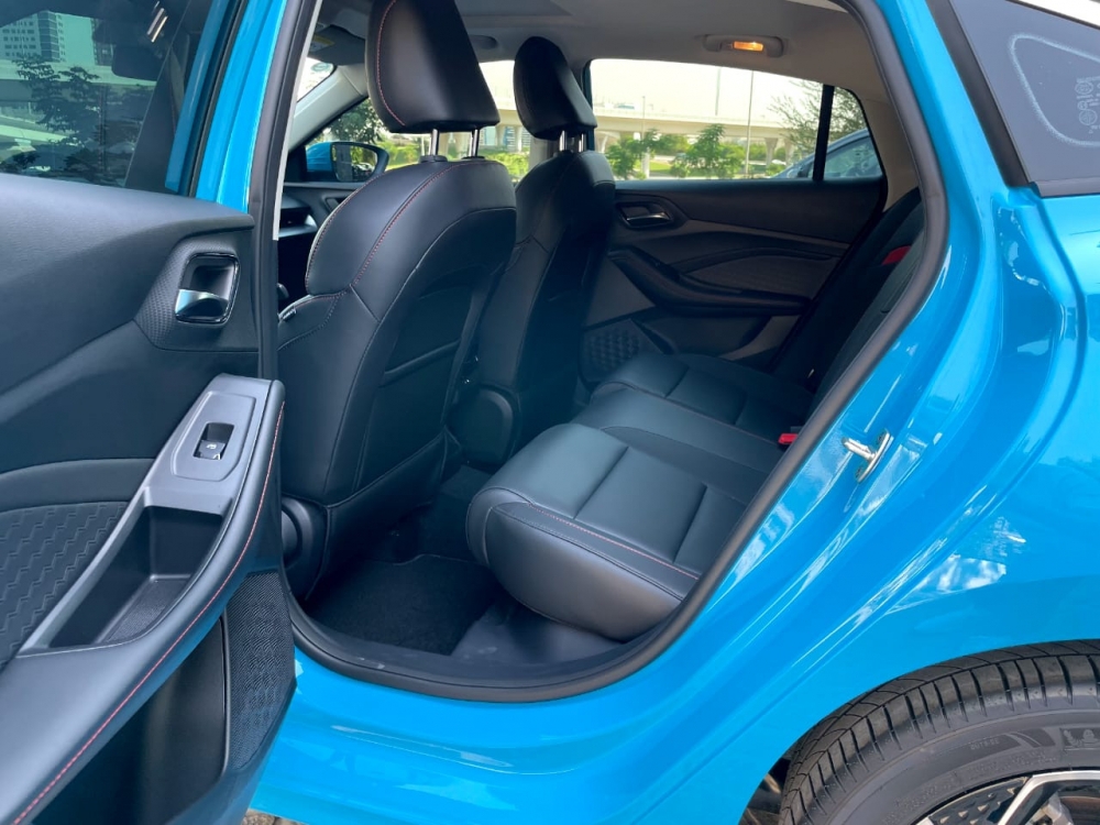 Blauw MG GT-Turbo 2023