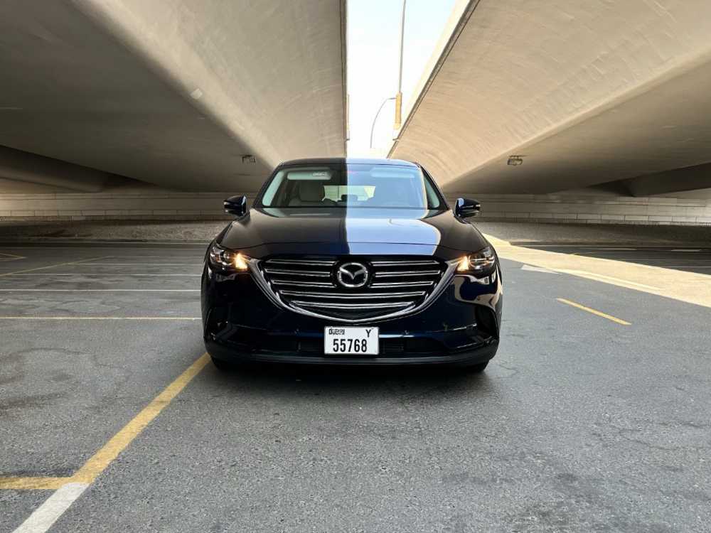 Noir Mazda CX9 2023