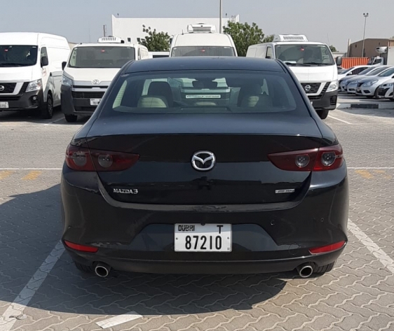 Siyah Mazda 3 Sedan 2020