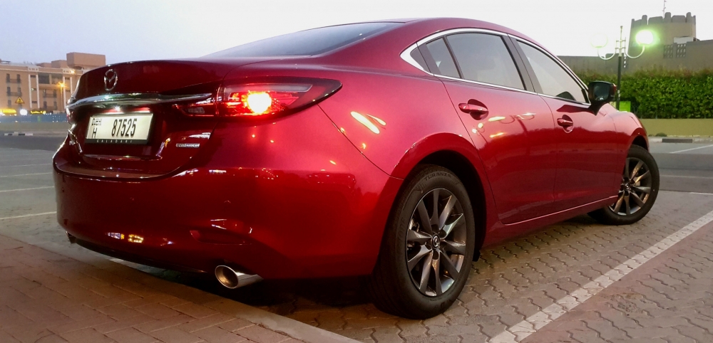 rouge Mazda 6 2024