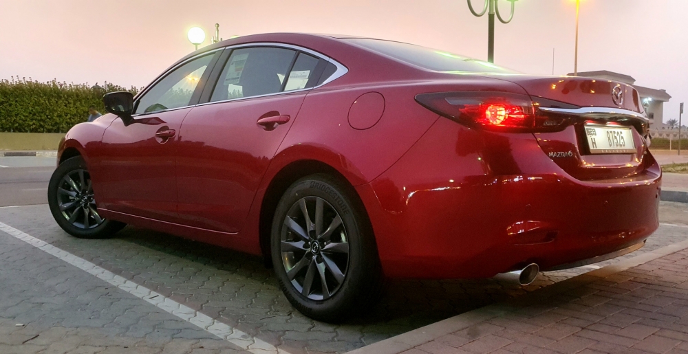 rouge Mazda 6 2024