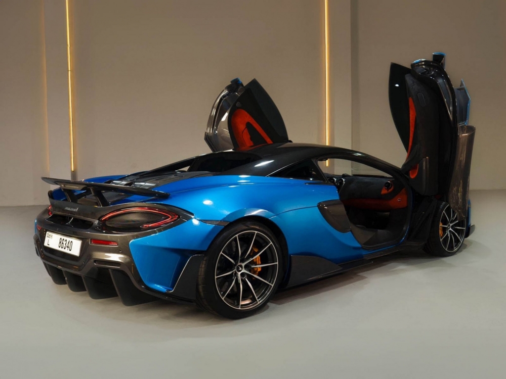 Blue McLaren 600LT 2019