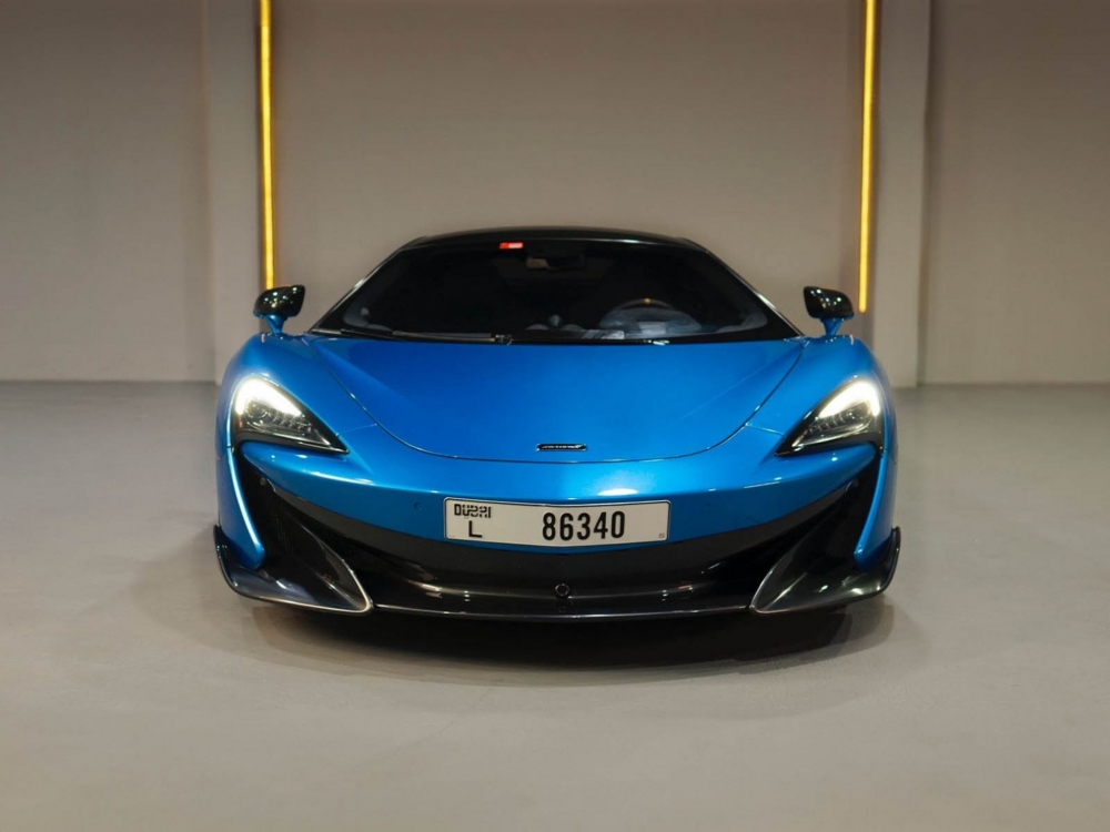 Azul McLaren 600LT 2019