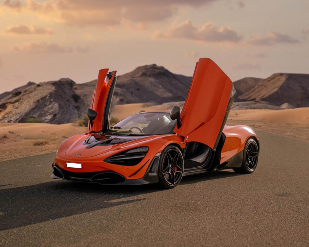 Oranje McLaren 720S Spyder Novitec 2022
