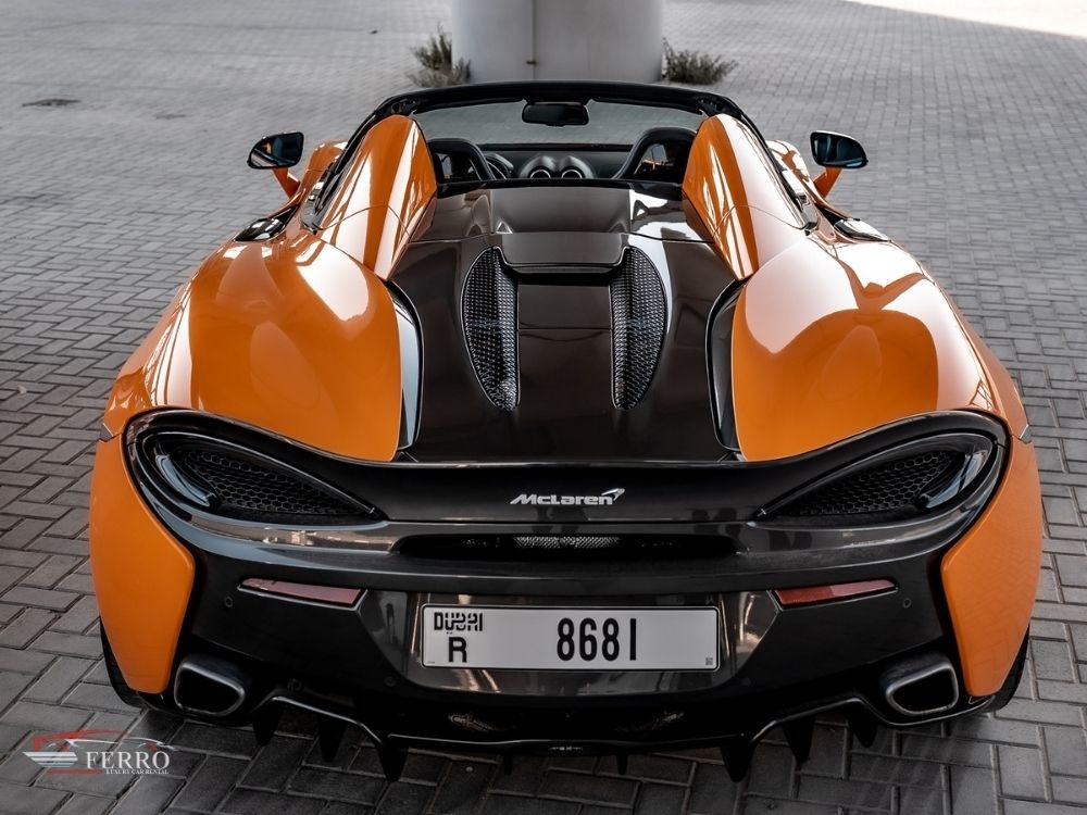 naranja McLaren 570S Spyder 2019