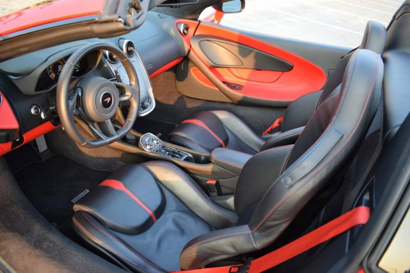 Red McLaren 570S Spyder 2018