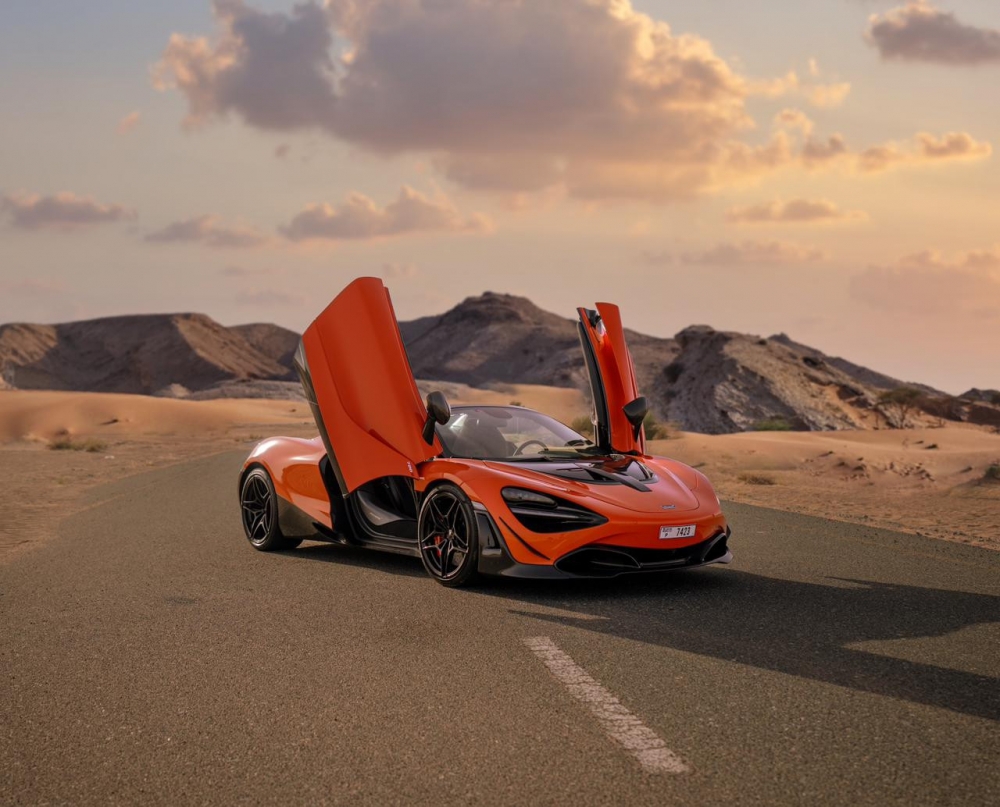 Portakal McLaren 720S Spyder Novitec 2022