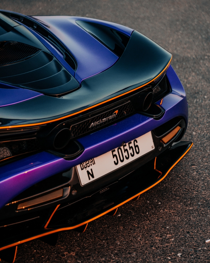 Púrpura McLaren 720S 2020