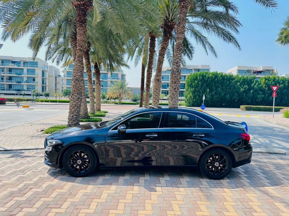 zwart Mercedes-Benz A220 2020