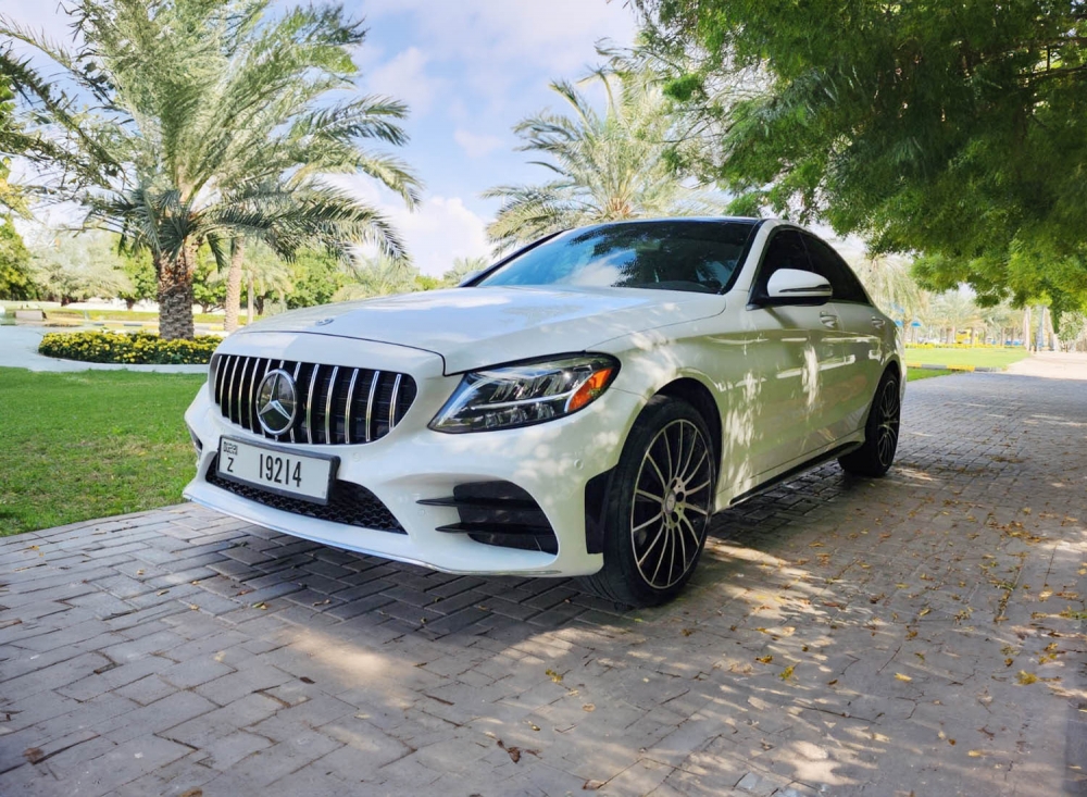 Beyaz Mercedes Benz C300 2019