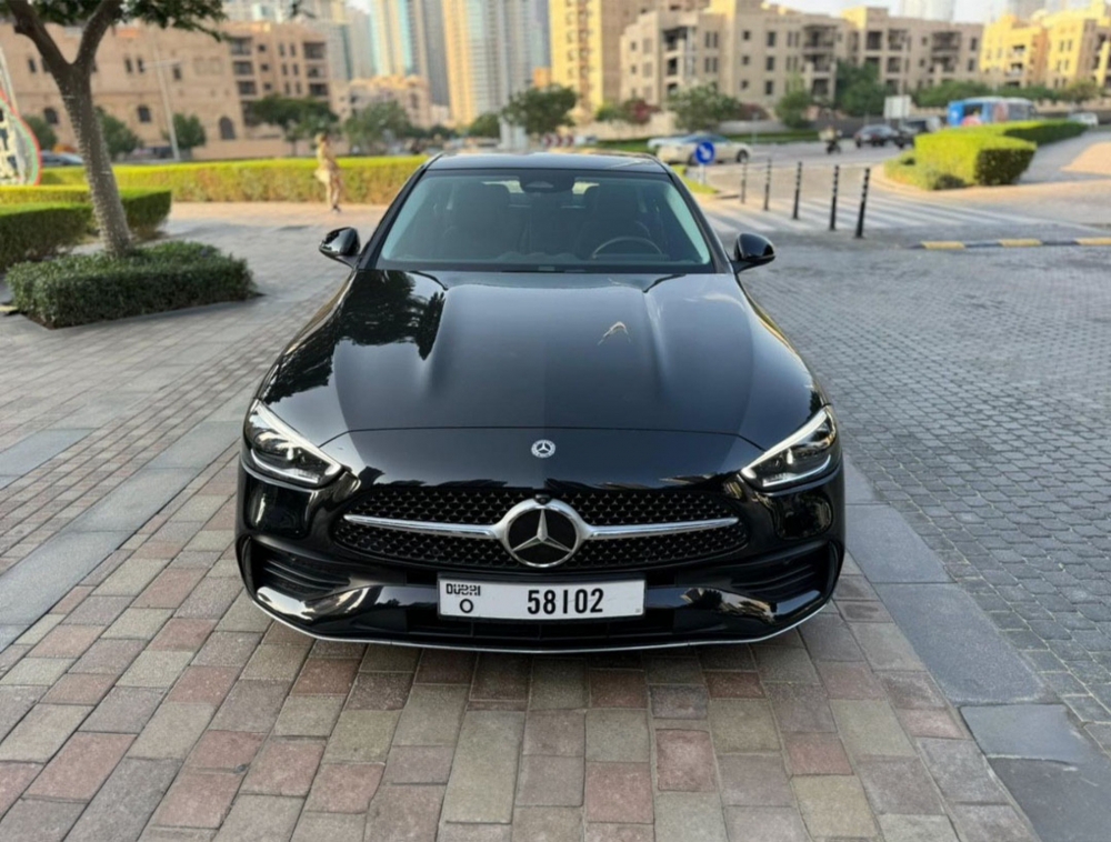 zwart Mercedes-Benz C300 2022