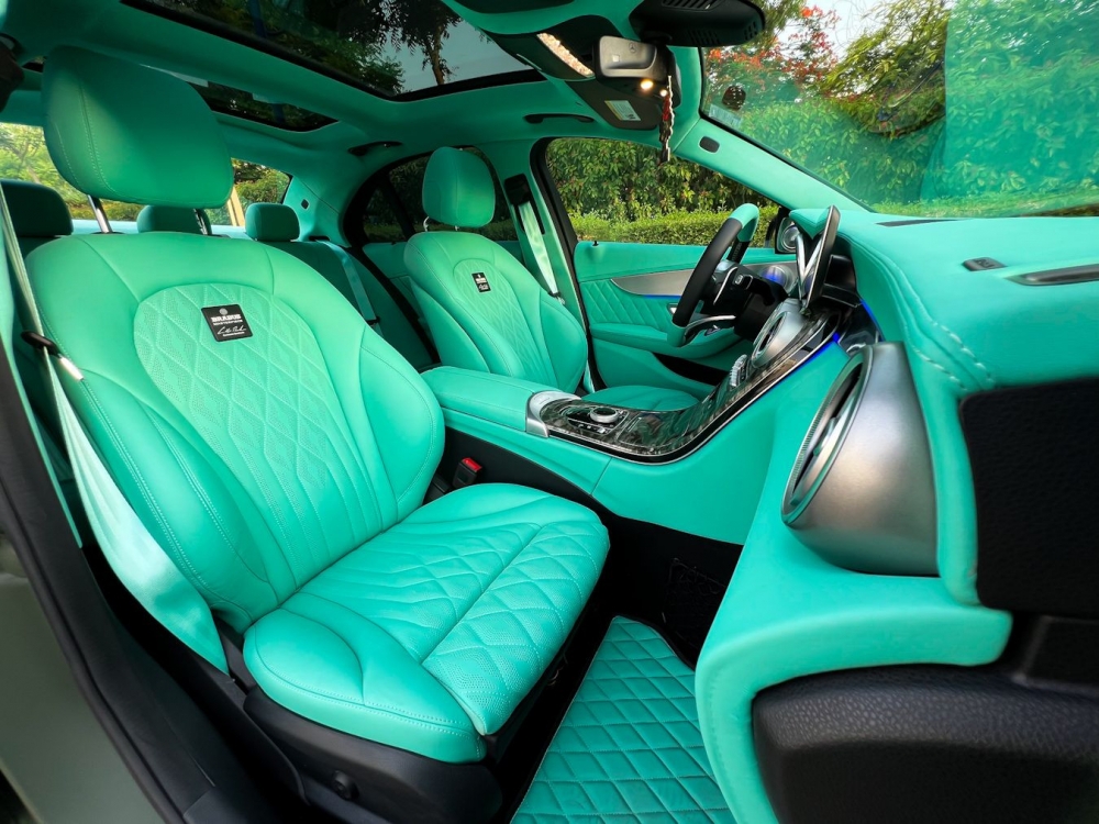 Yeşil Mercedes Benz AMG C43 Brabus Kiti 2020