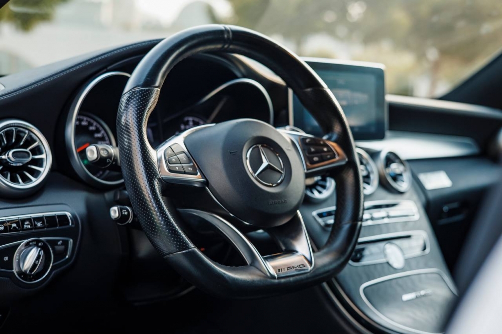 Weiß Mercedes Benz AMG C63 2019