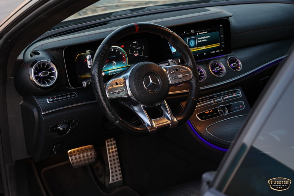 Schwarz Mercedes Benz AMG E53S 2021