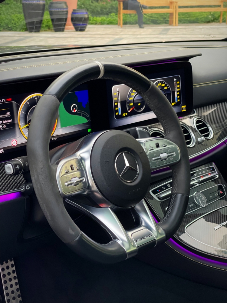grise Mercedes Benz AMG E63 S 2019