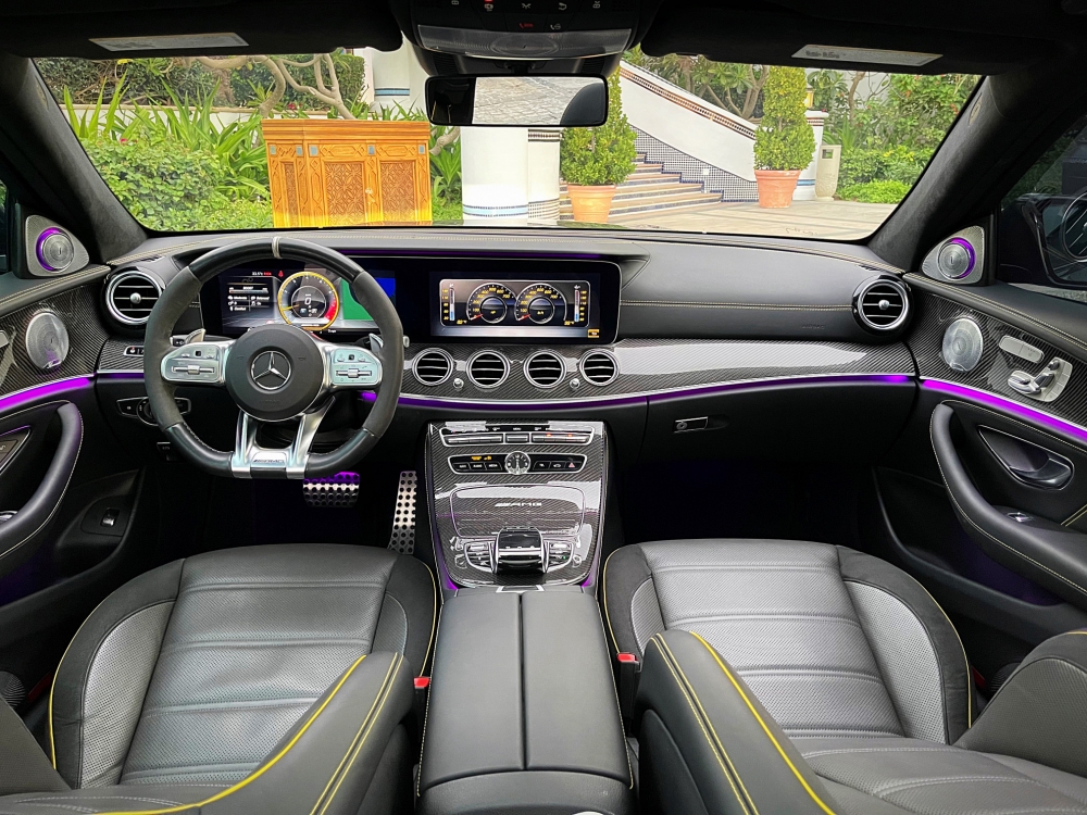 灰色的 奔驰 AMG E63 S 2019