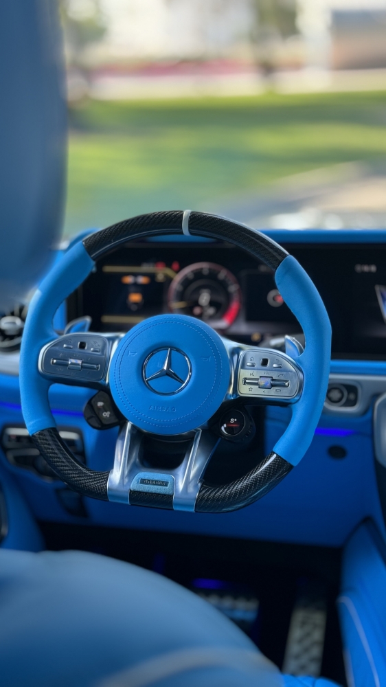 Gri Mercedes Benz AMG G63 Brabus 2023