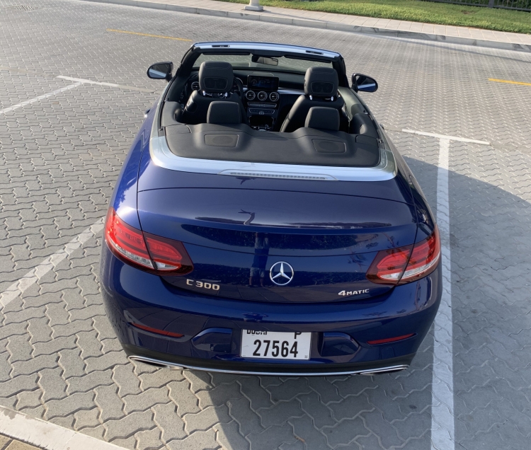 Mavi Mercedes Benz C300 Cabrio 2019