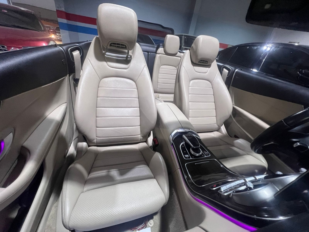 Weiß Mercedes Benz C300 Cabrio 2022
