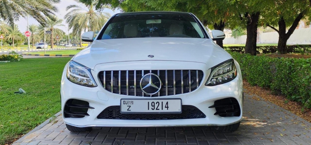 Blanco Mercedes Benz C300 2019