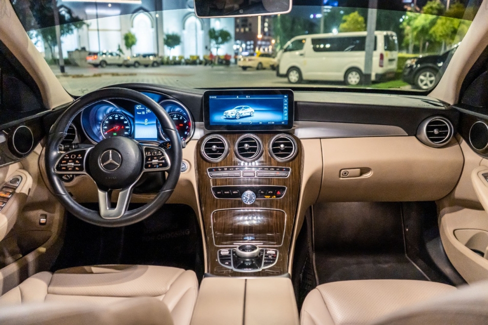 Beyaz Mercedes Benz C300 2019