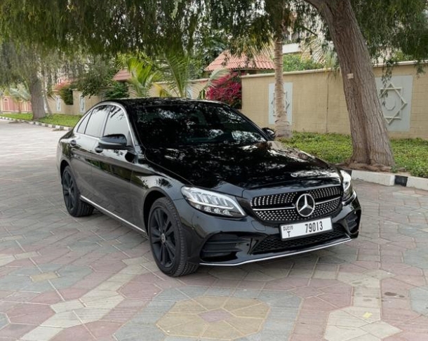 zwart Mercedes-Benz C300 2020