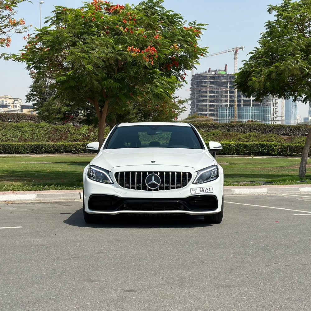 Beyaz Mercedes Benz C300 2021
