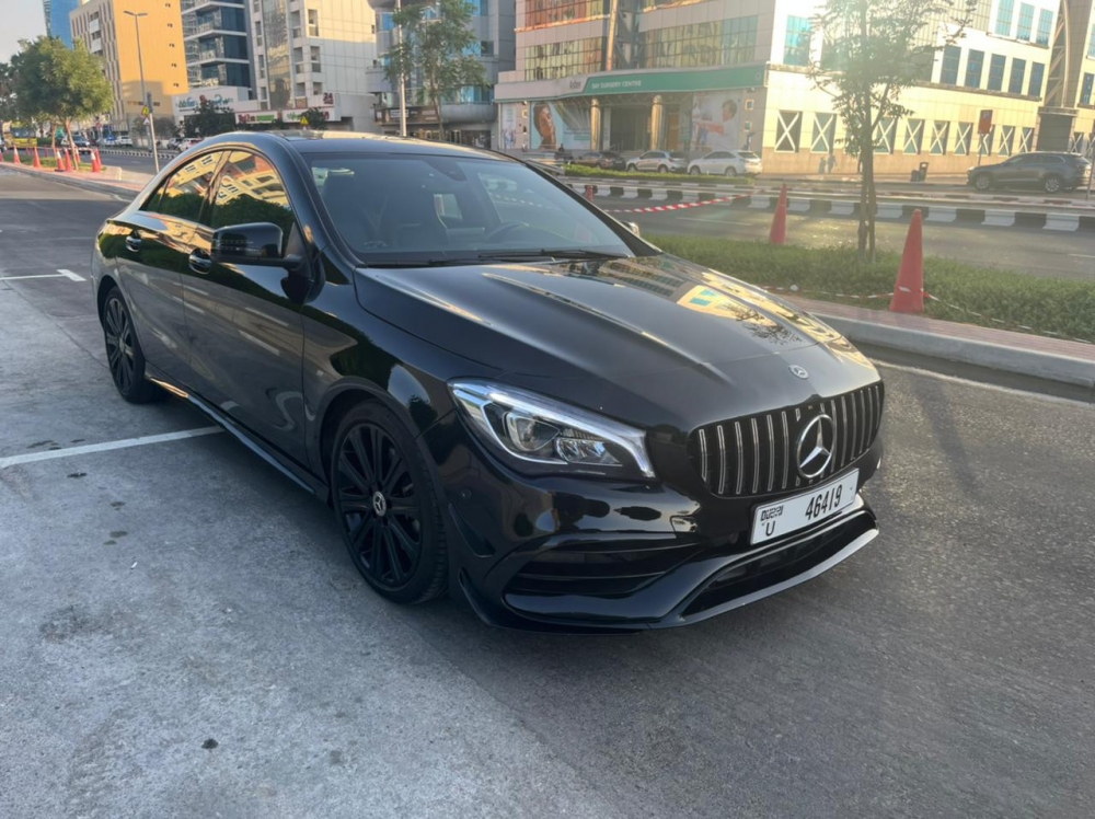 Siyah Mercedes Benz CLA 250 2019
