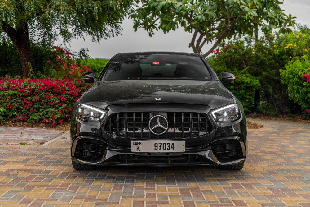 Negro Mercedes Benz E300 2019