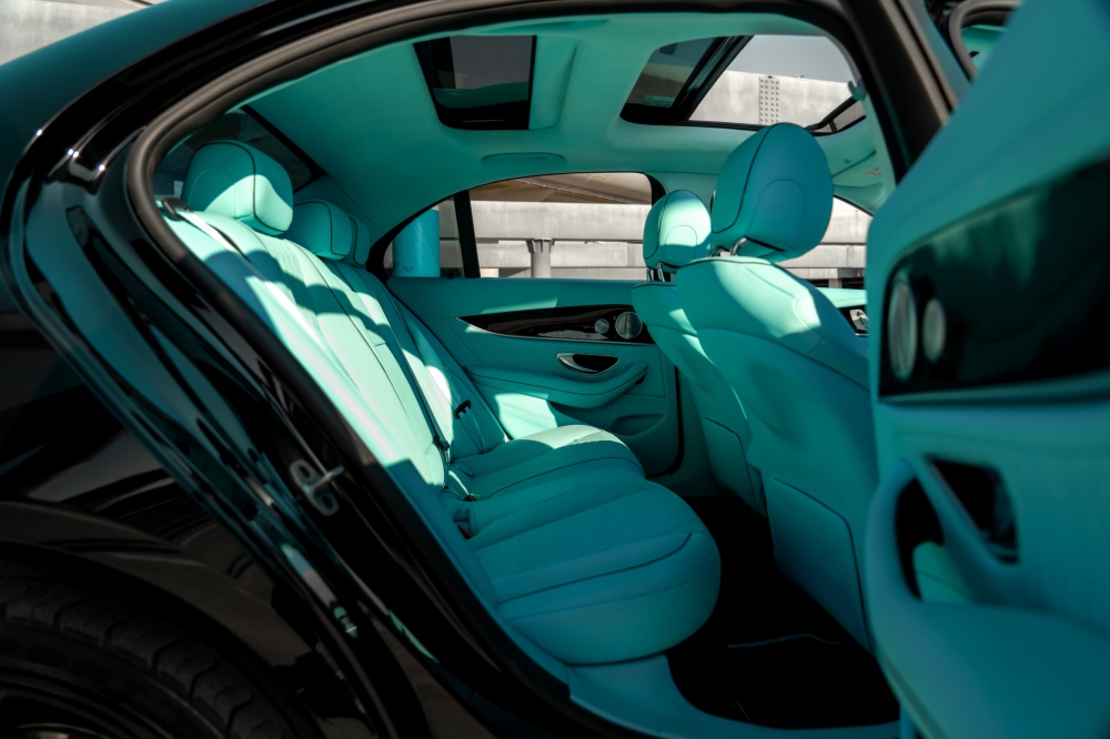 Schwarz Mercedes Benz E350 Brabus-Kit 2020