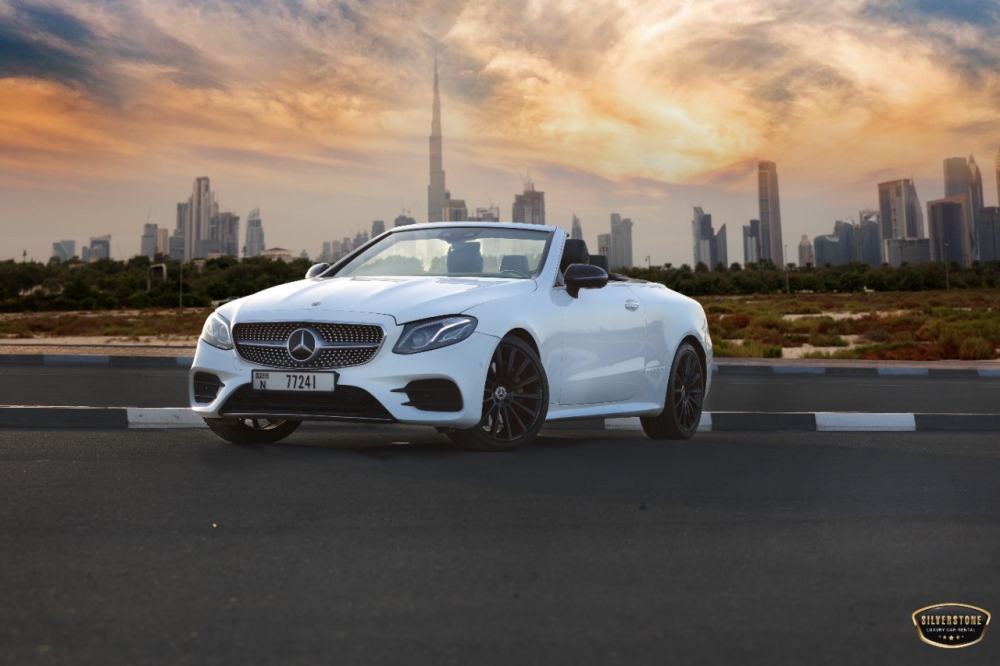 Beyaz Mercedes Benz E400 Dönüştürülebilir 2020