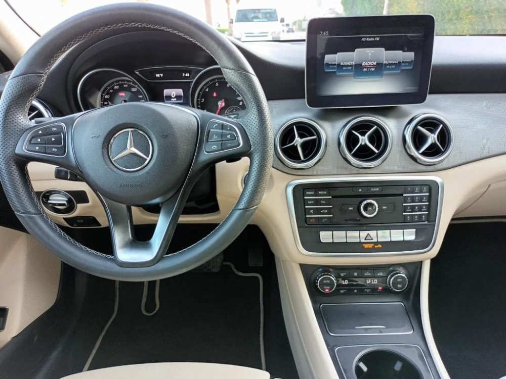 White Mercedes Benz GLA 250 2020