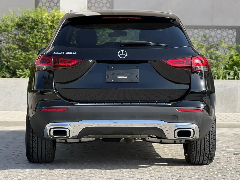 Siyah Mercedes Benz GLA 250 2021