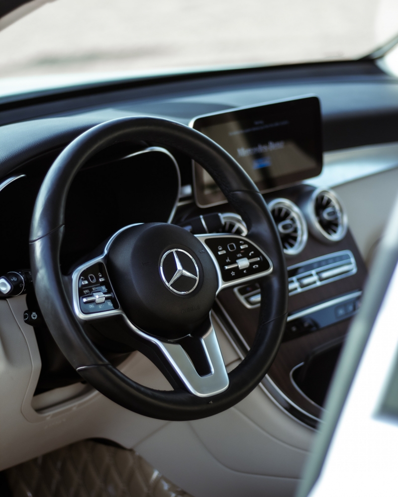 wit Mercedes-Benz GLC 300 2021