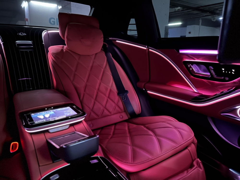 wit Mercedes-Benz Maybach S680 2023