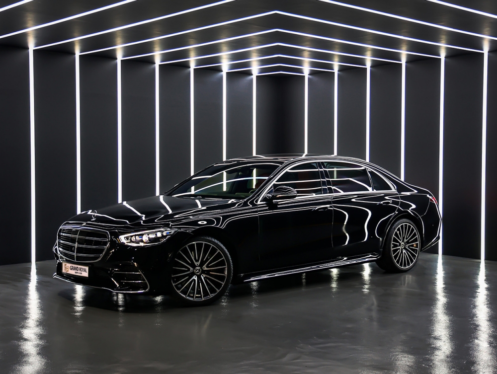 Siyah Mercedes Benz S500 2022