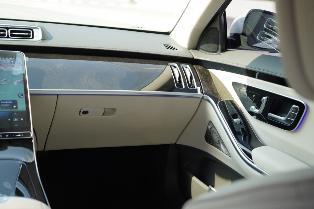 blanc Mercedes Benz S500 2022