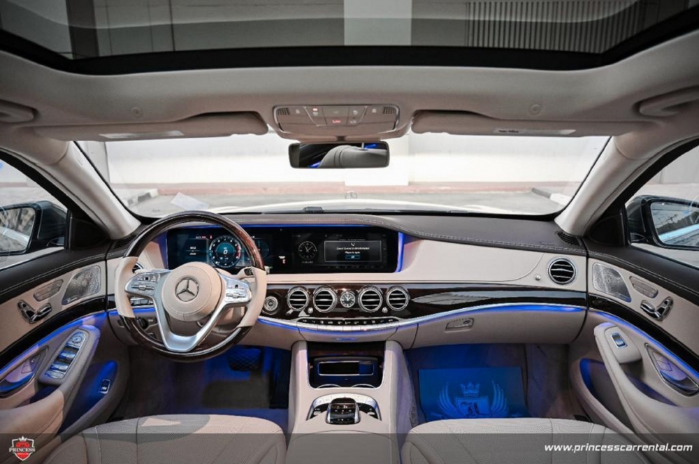 Gri Mercedes Benz S560 2020
