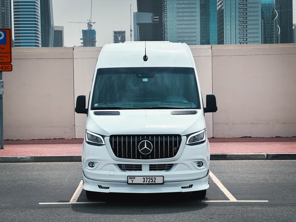 Beyaz Mercedes Benz Sprinter (16 kişilik) 2022