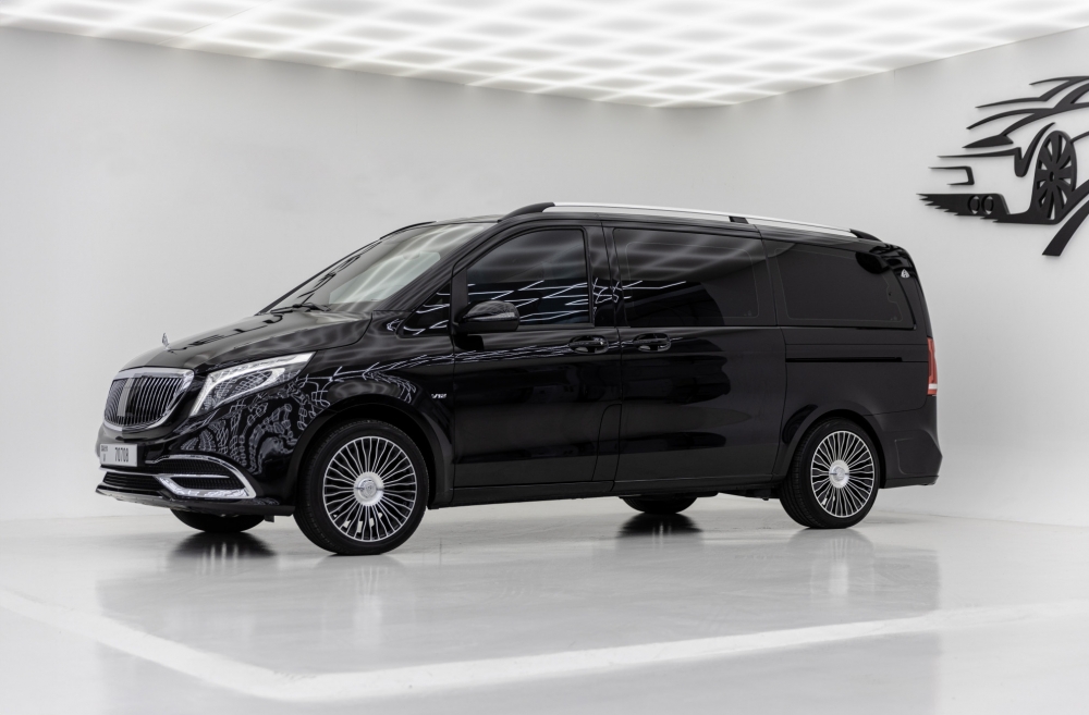 Black Mercedes Benz V250 VIP Edition 2021