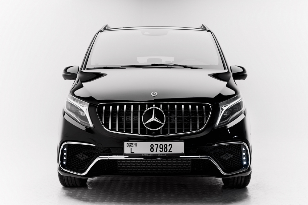 zwart Mercedes-Benz V250 Falcon-editie 2023