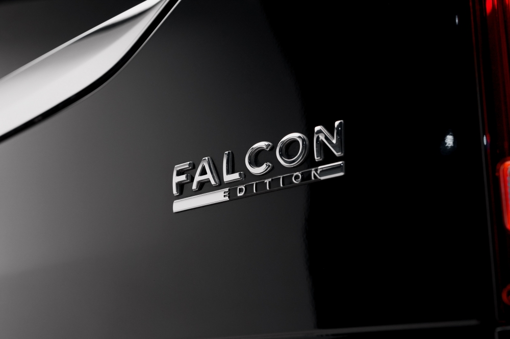 Siyah Mercedes Benz V250 Falcon Sürümü 2023